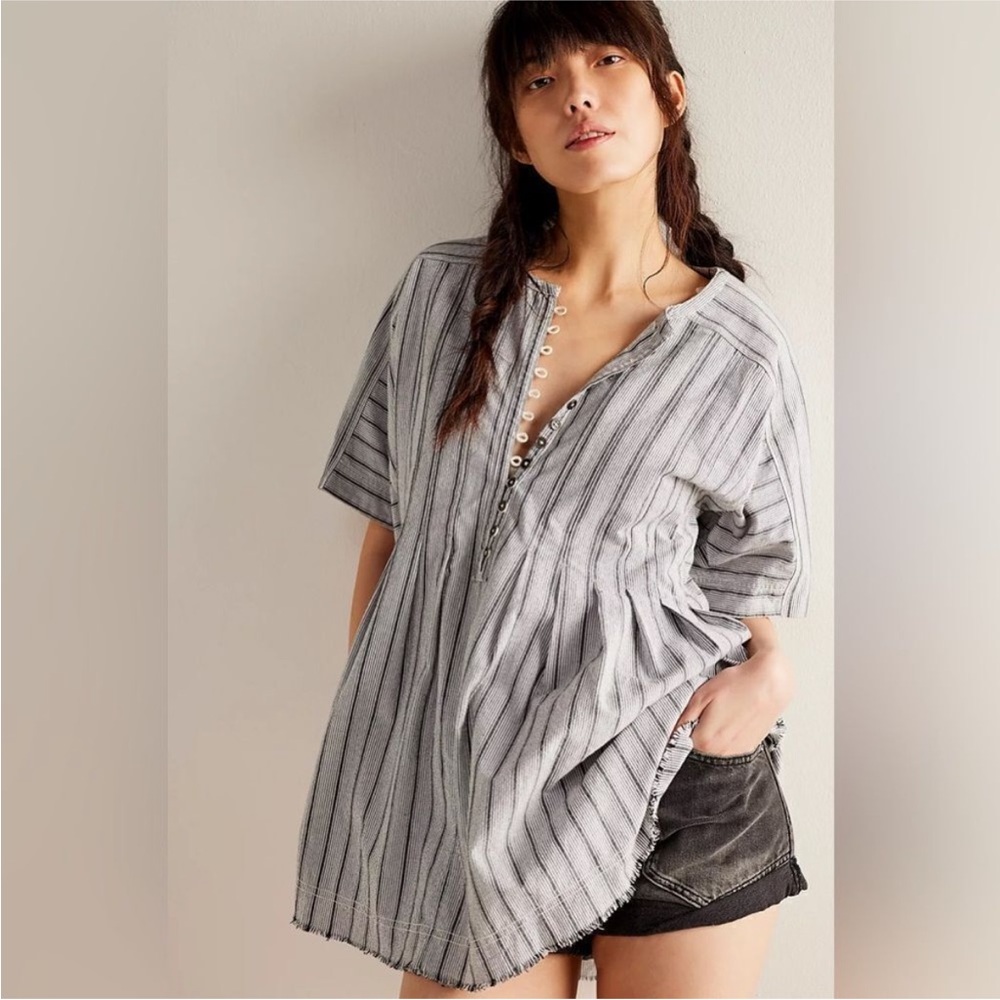 We The Free Sammi Babydoll Top Size Sm oversized Cottagecore Raw Hem